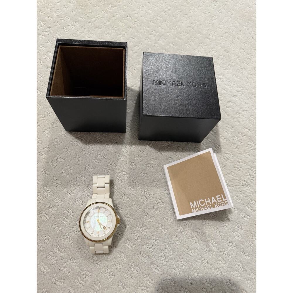 Michael Kors MM5249 Women's White Acrylic Analog Dial Quartz Wrist Watch JNA282 - Picture 2 of 12